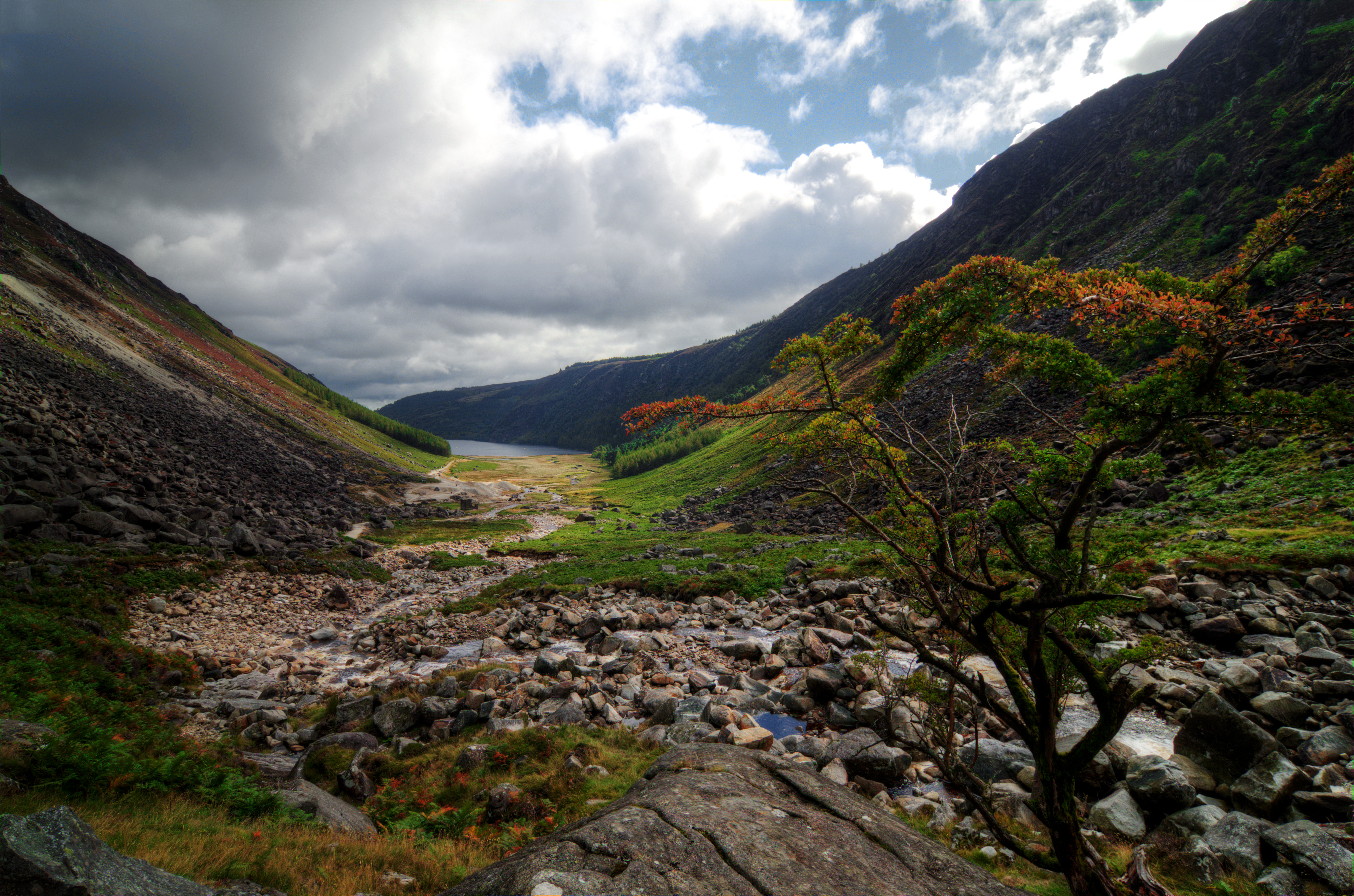 Hiking in the marvellous nature of Glendalough in Ireland